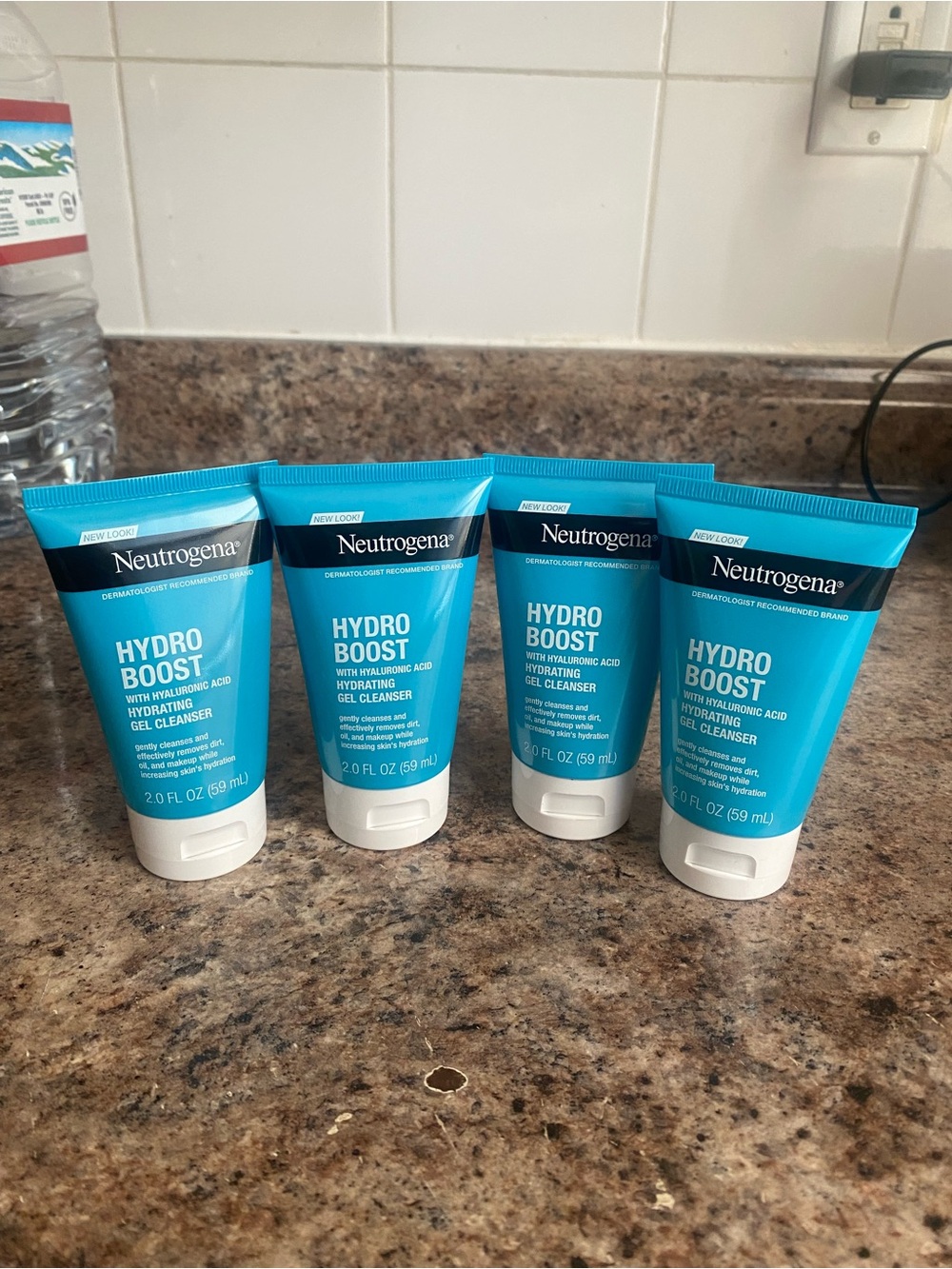 Neutrogena Hydro boost gel cleanser lot of 4 !!